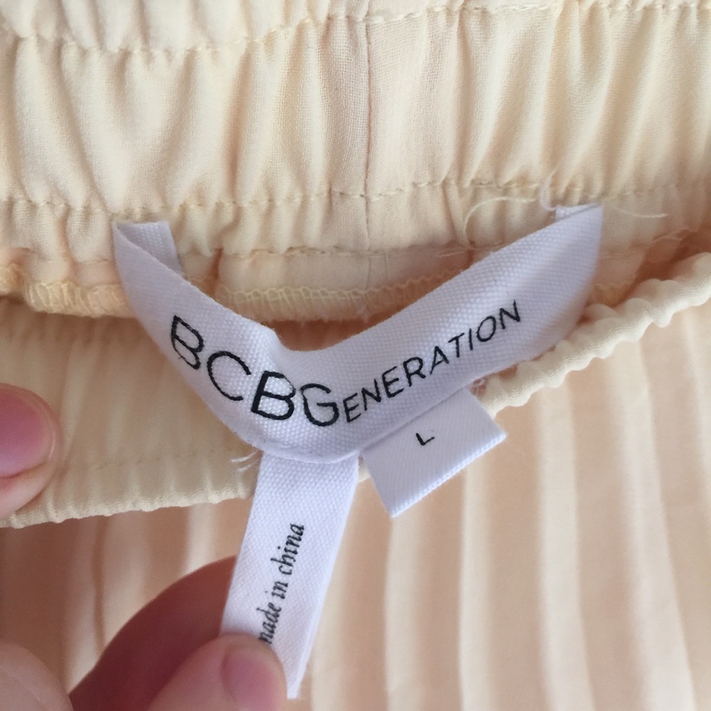 Bcbgeneration yellow blousy shorts - Picture 2 of 4